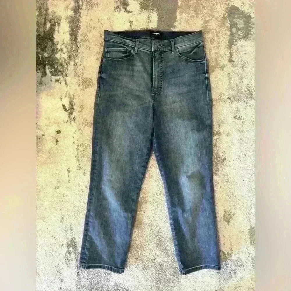 Women’s Straight Express Jeans